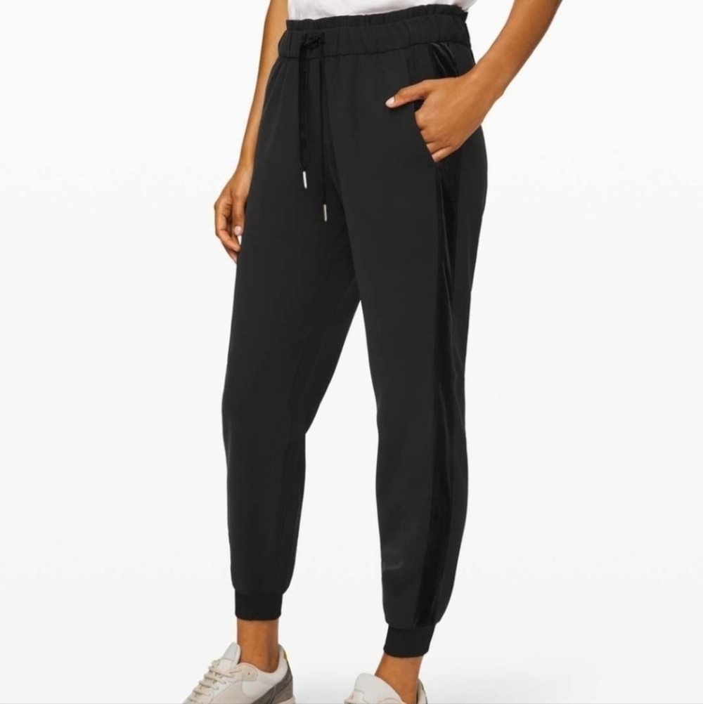 Lululemon On The Fly Black Joggers Pants